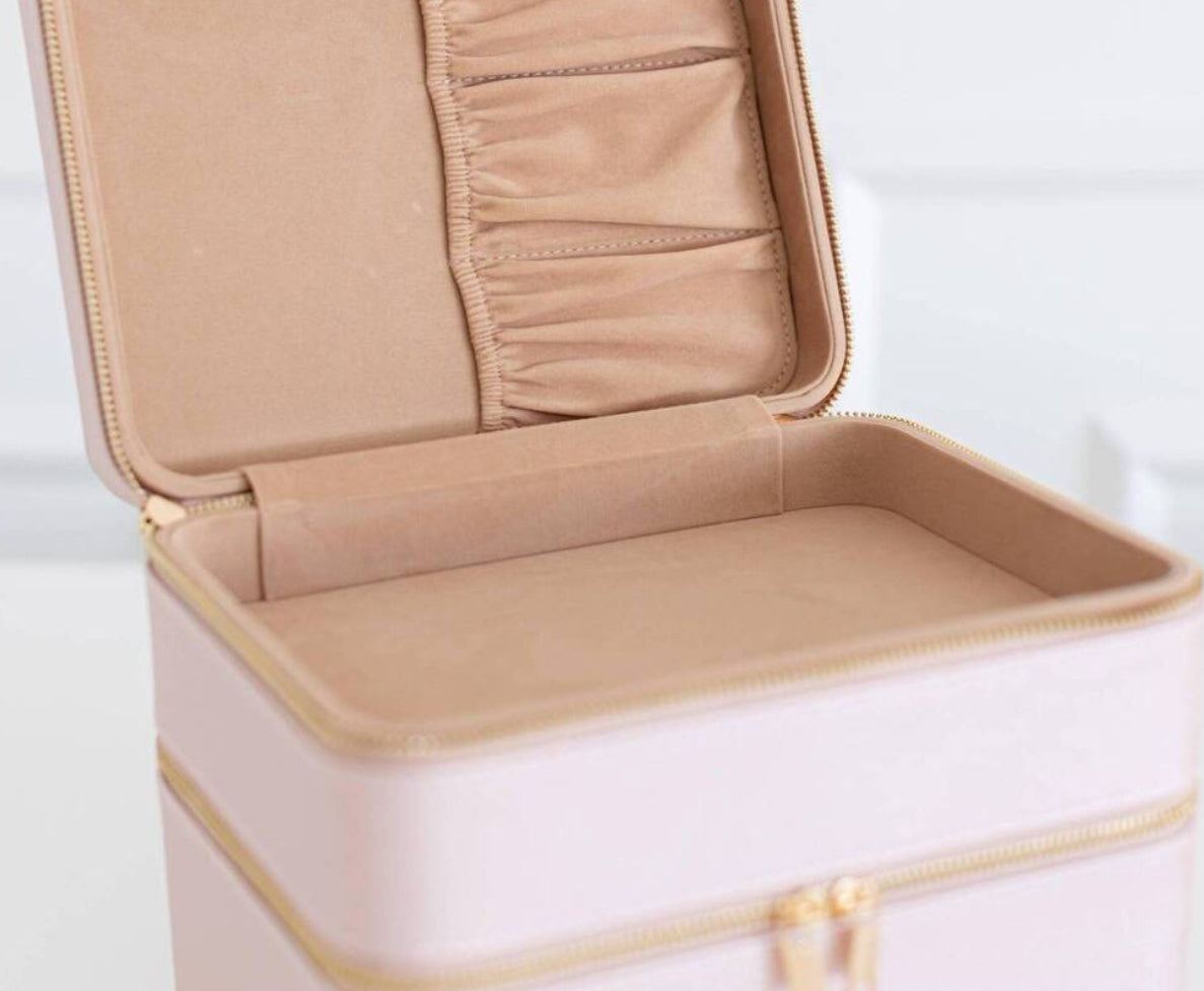 Hollis: Glamour Stack Makeup Bag